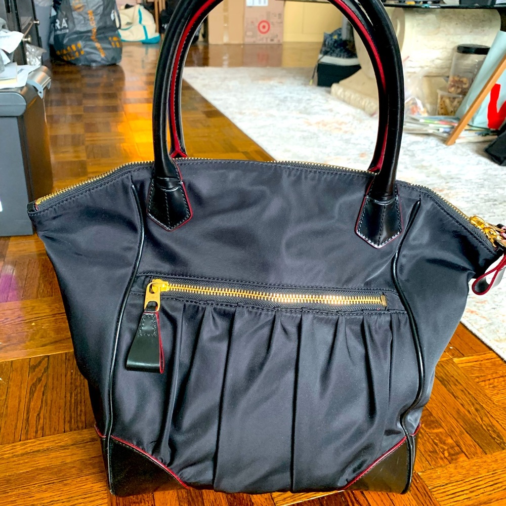 MZ WALLACE HTF (retired style) MiMi purse. Black. EXCELLENT PreOwned Cond.